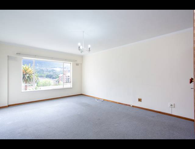 1 BEDROOM APARTMENT FOR SALE IN RONDEBOSCH VILLAGE